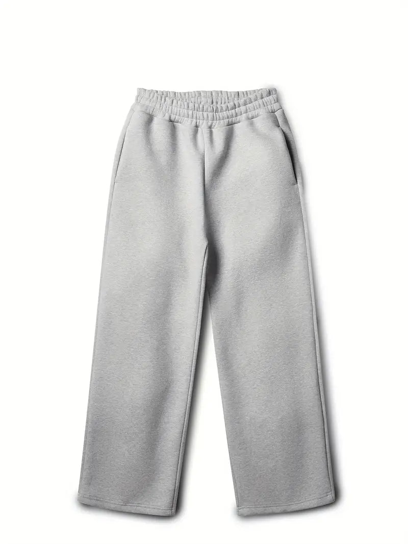 Schwarzer Herren Trainingsanzug Set mit Kapuze, stylisch & bequem. Zweiteiler für Sport, Freizeit & Loungewear.