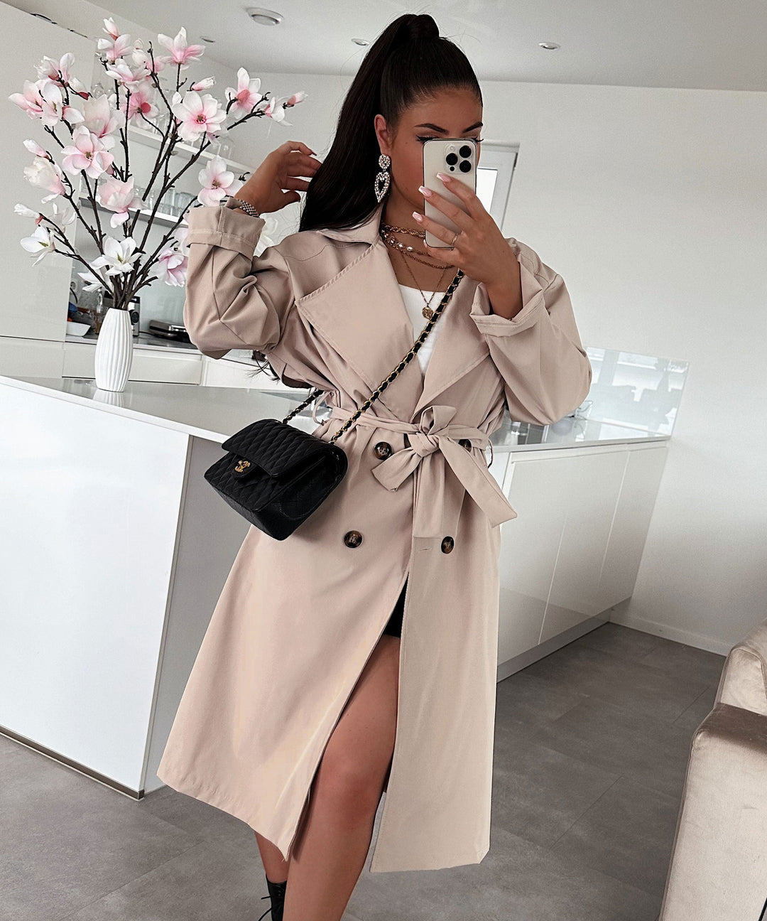 Leichter, eleganter Damen-Übergangsmantel beige für kühle Frühlingstage.