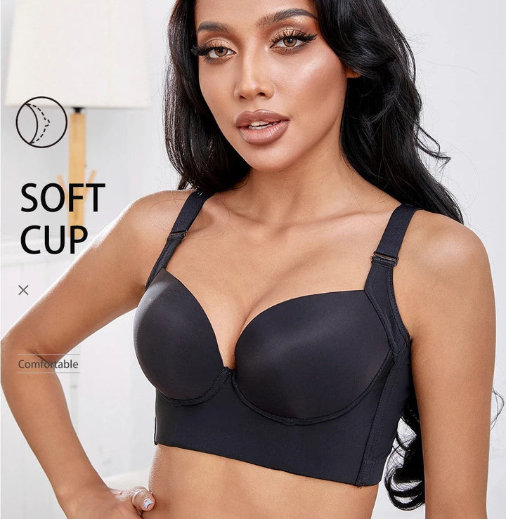 Materialdetail: Weicher Stoff & elegante Spitze des Push-up-BHs in Übergröße für maximalen Komfort.