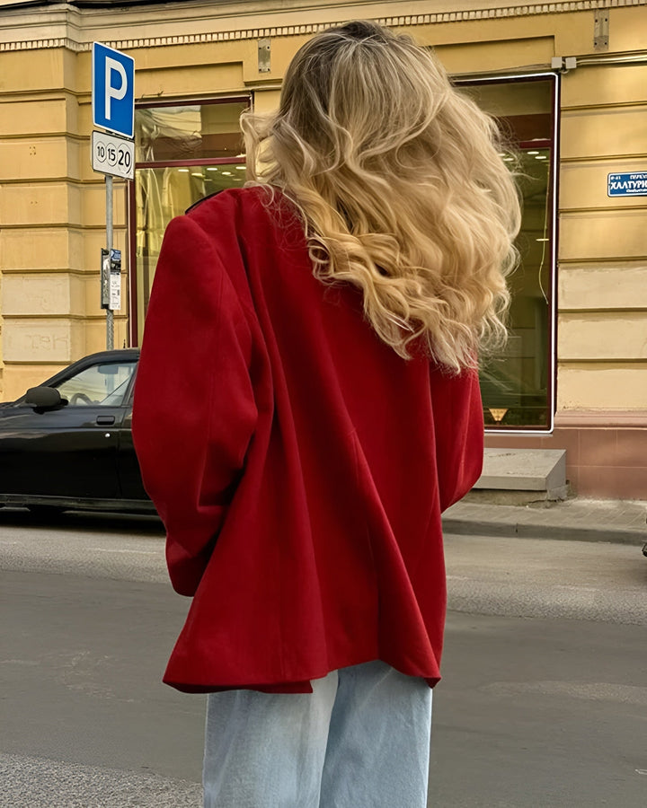 Moderner Damen Oversize Blazer mit langen Ärmeln. Lässige Eleganz für das Büro oder die Freizeit. Ganzjahres-Mode.