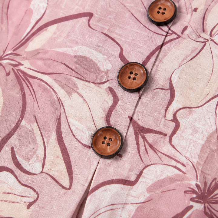 Schicke Damen Blumenbluse im Aquarell-Look, mit V-Ausschnitt & Rüschenärmeln; perfekt für Frühling/Sommer.