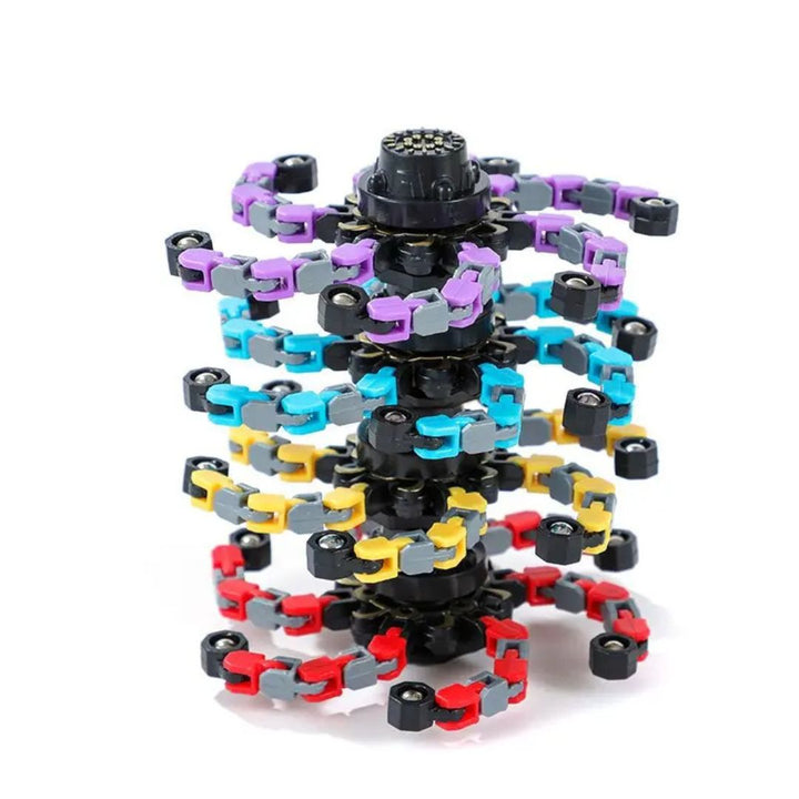 Nahaufnahme: Roboter Spinner Spielzeug mit farbwechselnden Lichtern; ideales Kinder Fidget Toy. Pädagogisch wertvoll.