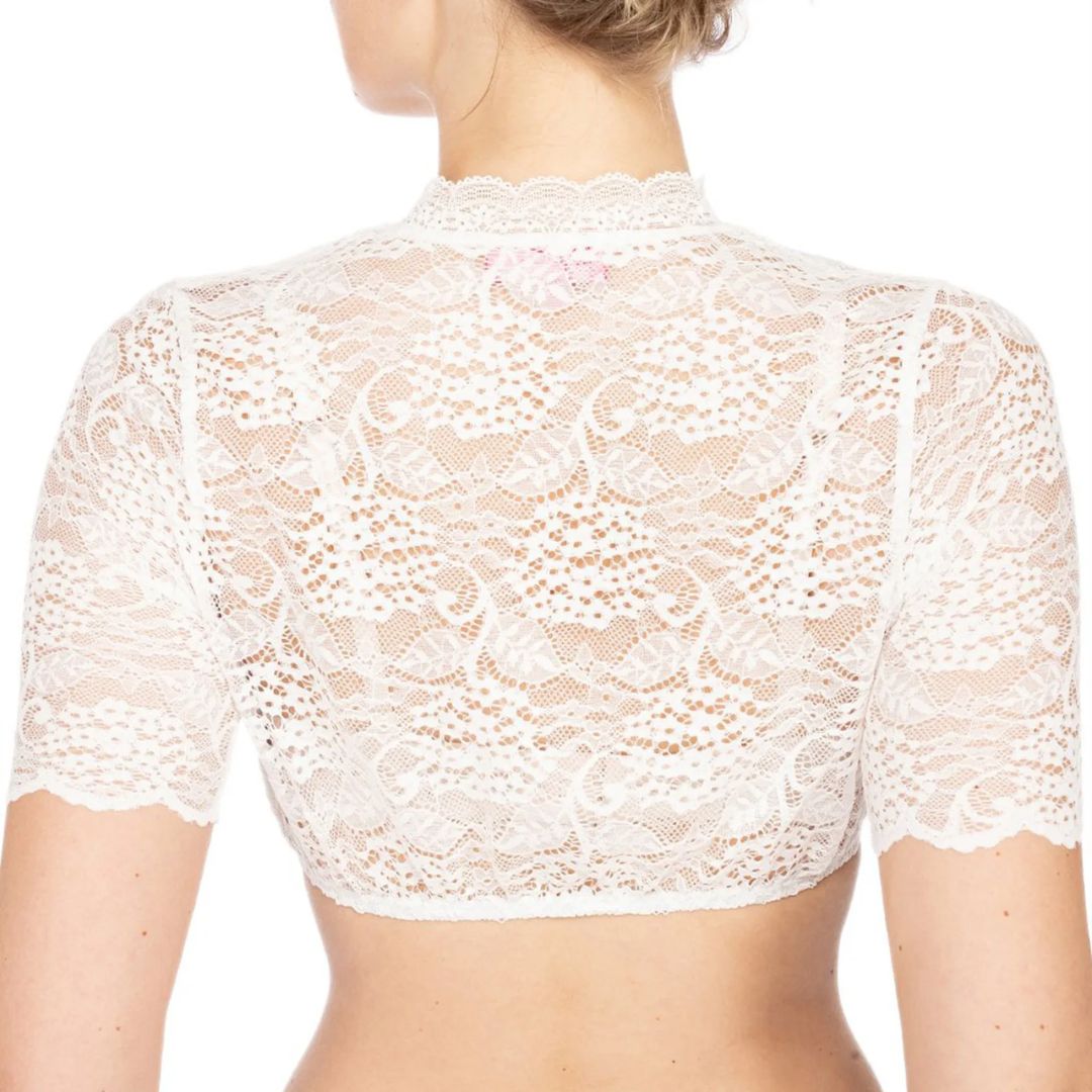 Plus Size Damen Dirndlbluse Katherina, bequem & modisch für Oktoberfest. Festliche Trachtenbluse in weiß.