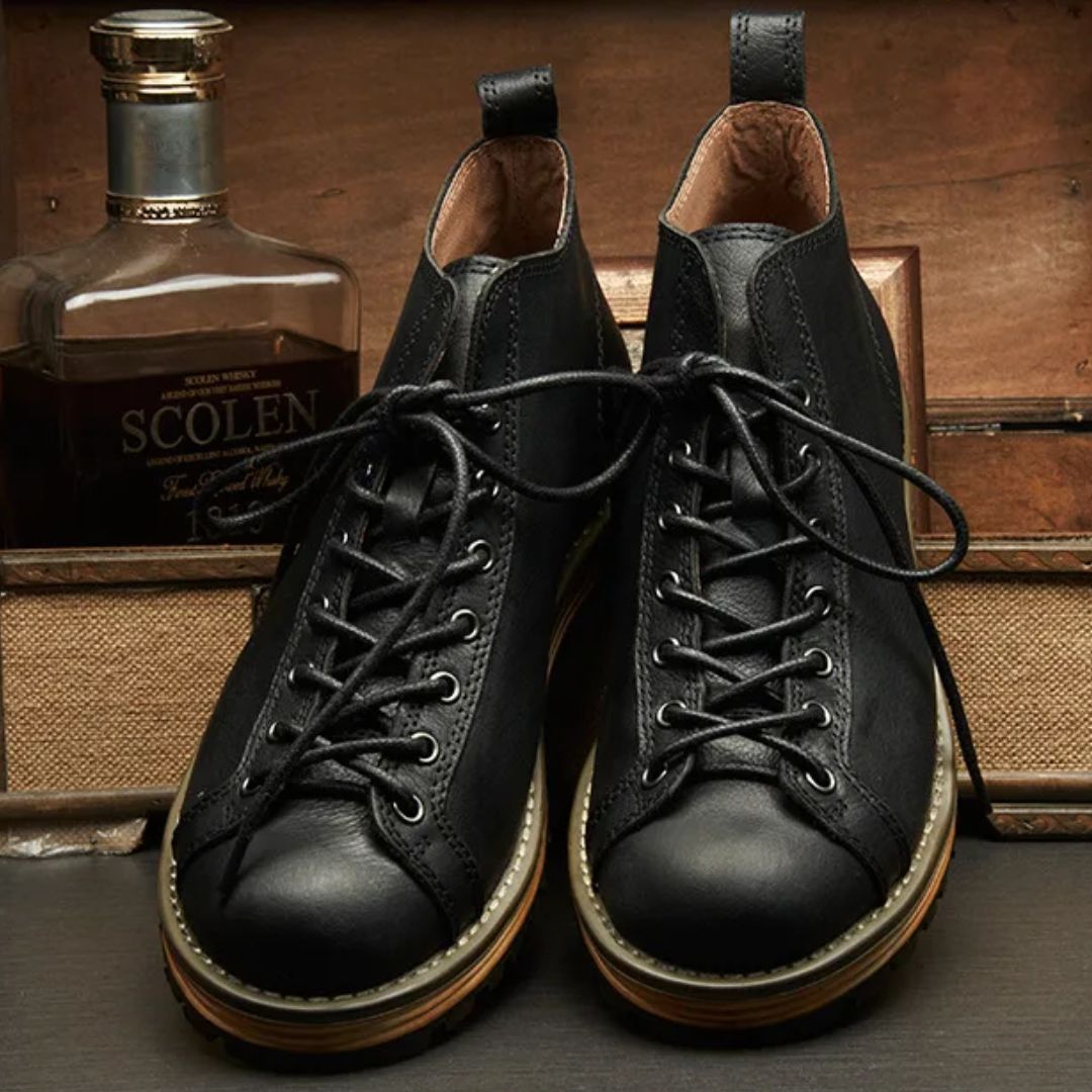 Moderne Trachten-Sneaker-Boots. Bequeme, robuste Alltagsschuhe für Damen & Herren das ganze Jahr.
