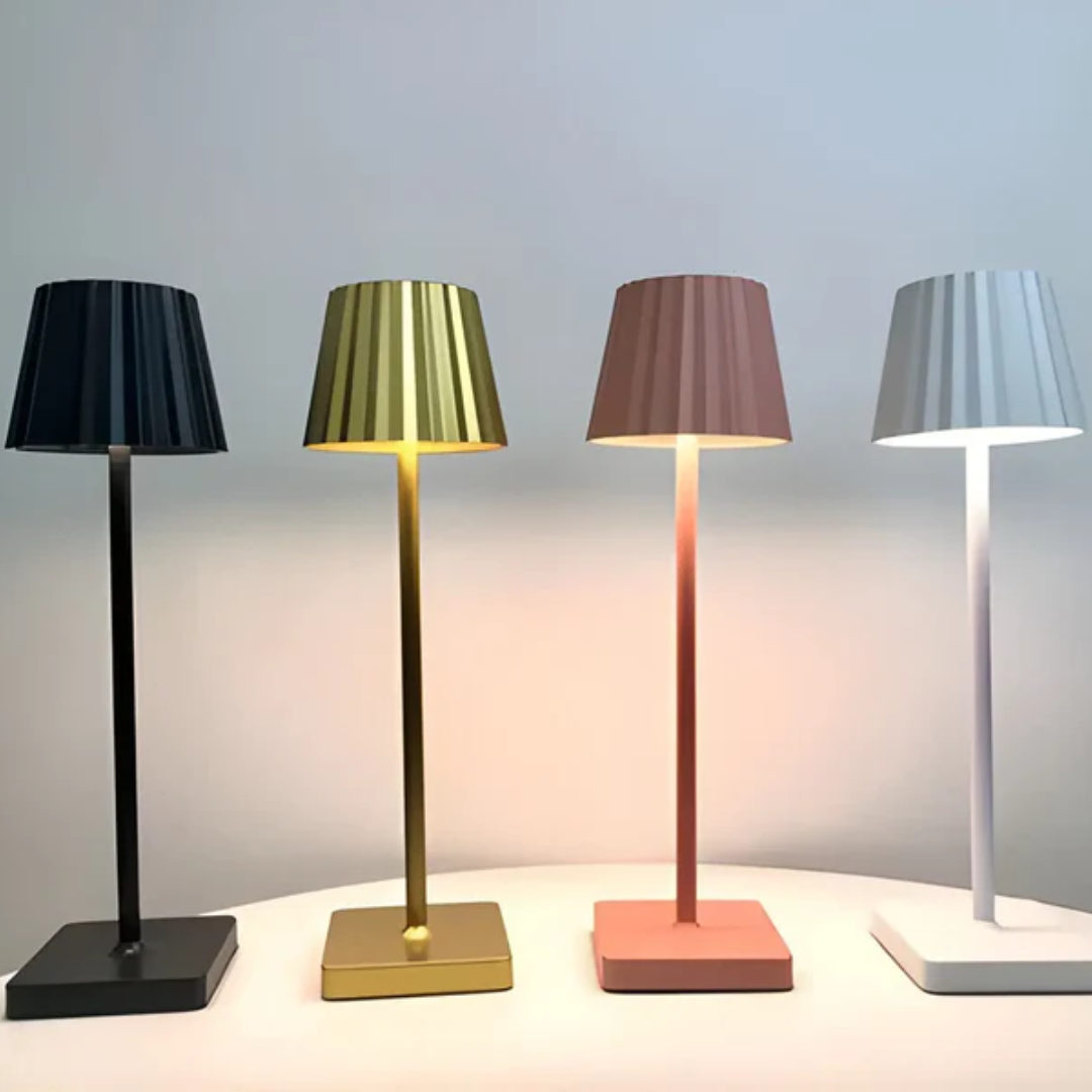 Kompakte dimmbare LED Tischlampe, kabellos, für Balkon, Garten & Innenraum.