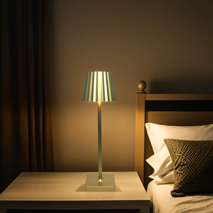 Premium Aluminium LED Tischlampe, dimmbar, kabellos, Touch-Steuerung, Akku für innen/außen.