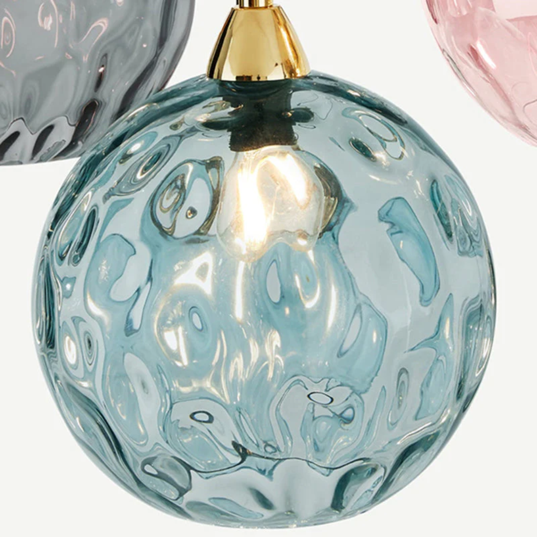 Zeitgemäße 3-flammige Clusterlampe aus Glas. LED-Hängelampe, höhenverstellbar, für Esszimmer.