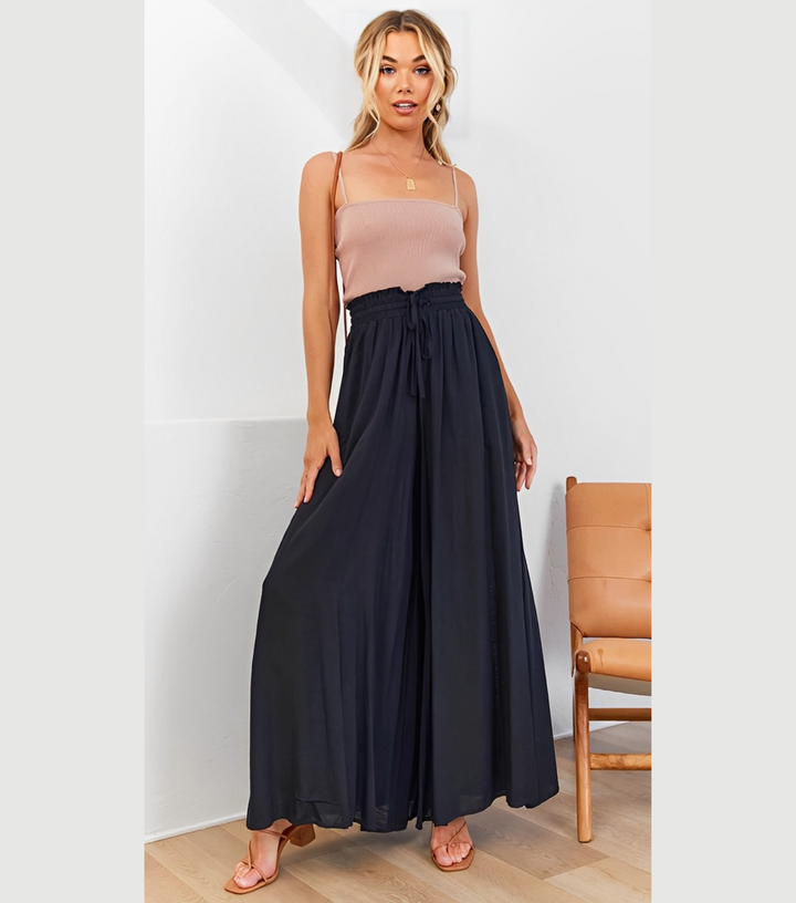 Damenhose für ganztägigen Komfort: High-Waist, weites Bein & flexibler Bund. Ideal für Arbeit & Freizeit.