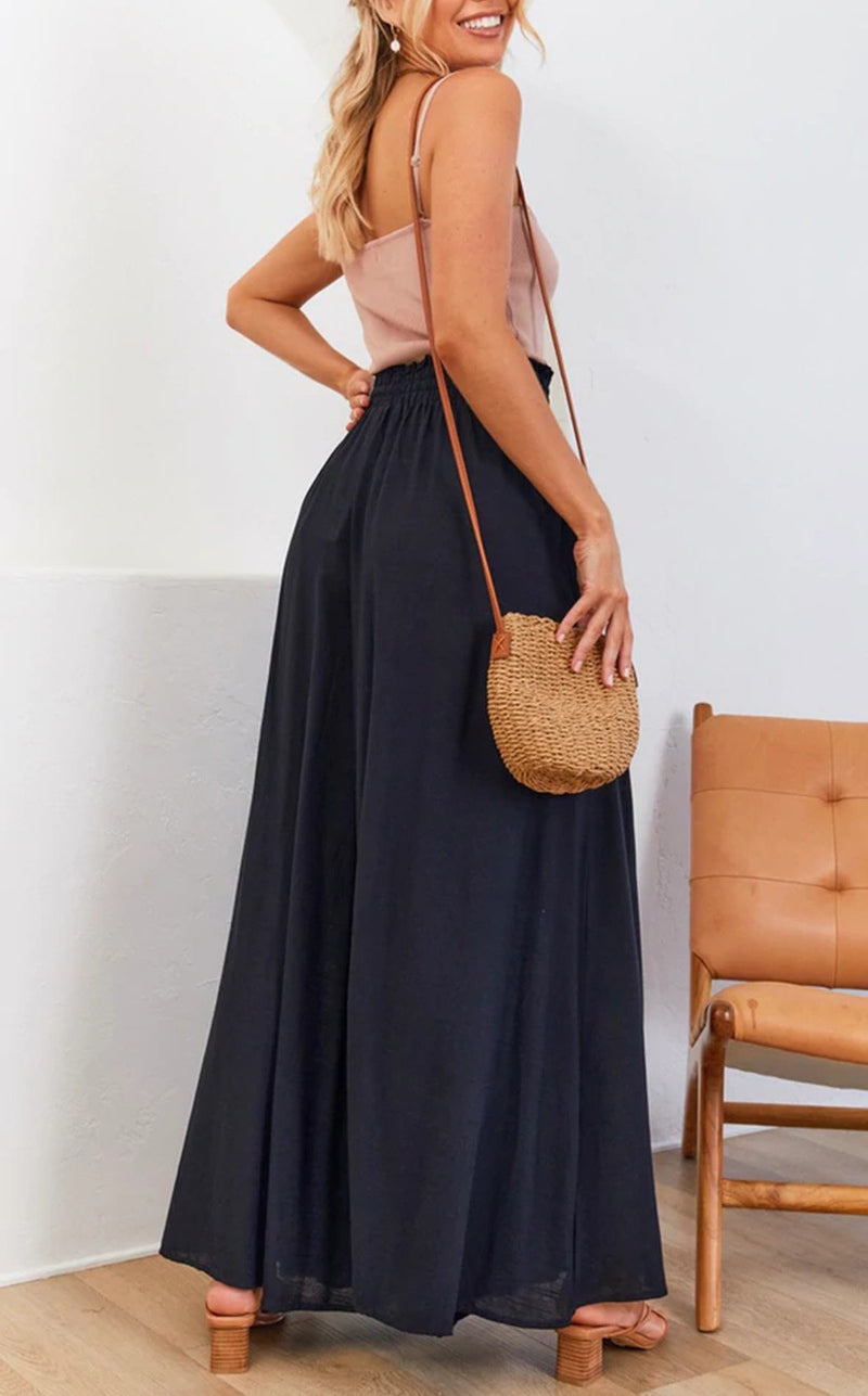 Modische High-Waist Damenhose mit weitem Bein; elegant fallend, perfekt für stilvolle Damenbekleidung.