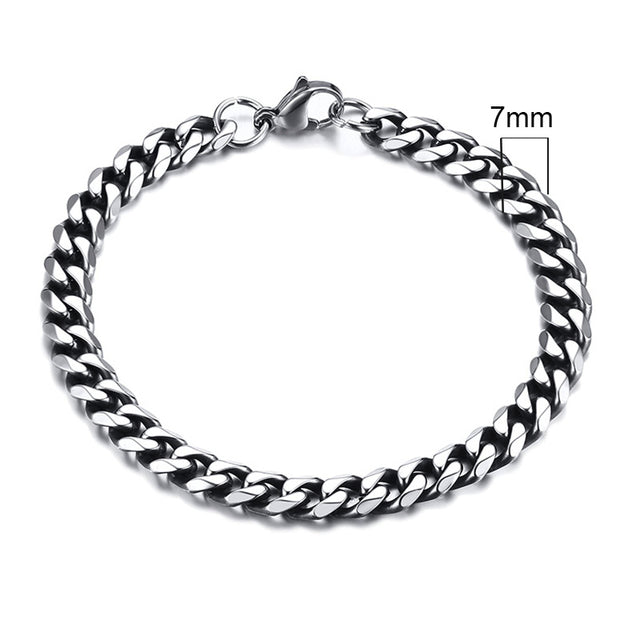 Elegantes Damenarmband, Panzerkette, Edelstahl, goldfarben, schimmerndes Accessoire.