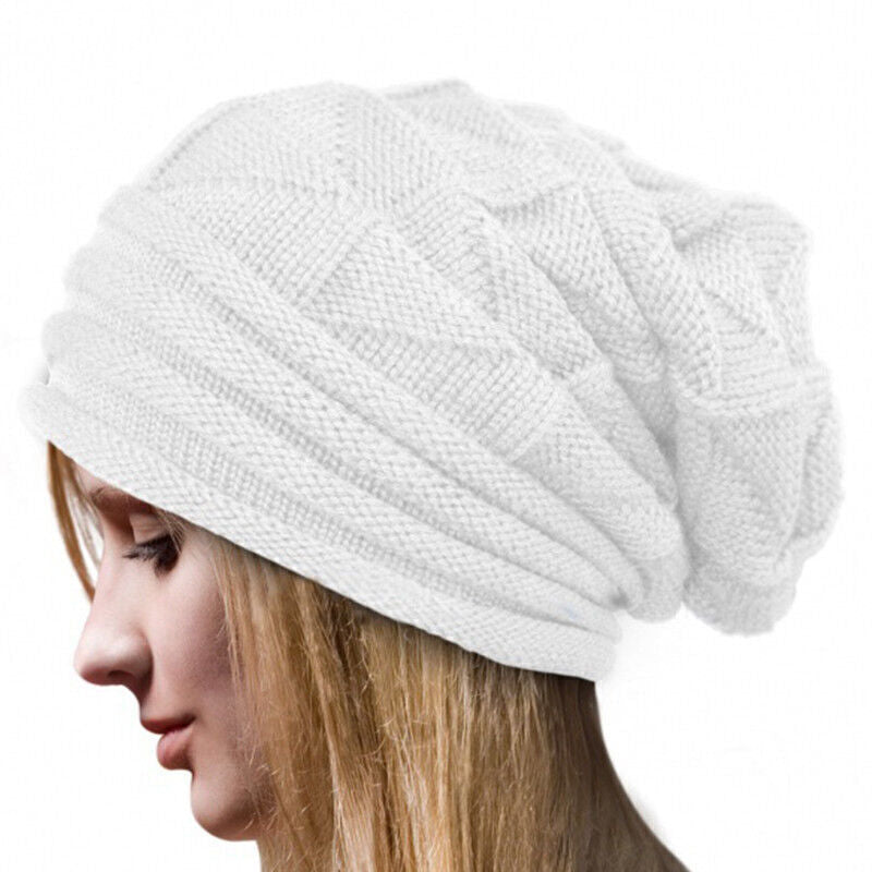 Damenhut im Beanie-Stil, weich gestrickt und wärmend.