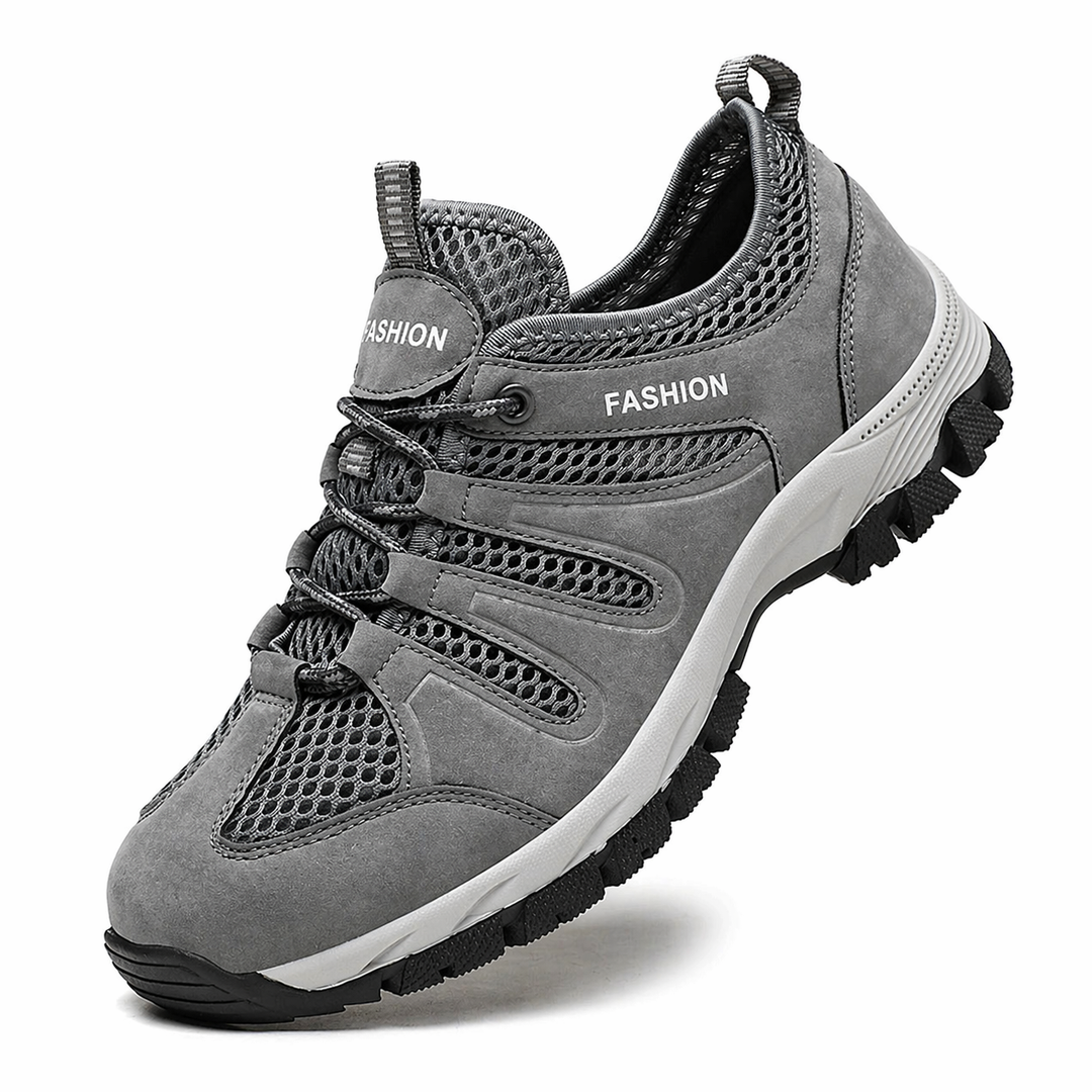 Detailansicht der rutschfesten Sohle der Damen Outdoor-Schuhe, bietet optimalen Grip beim Wandern.