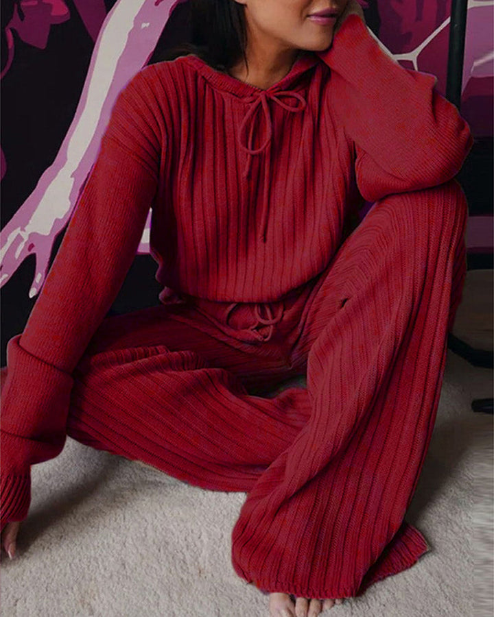 Gemütlicher Damen Loungewear Pyjama, weicher Kapuzen-Schlafanzug für gemütliche Stunden.