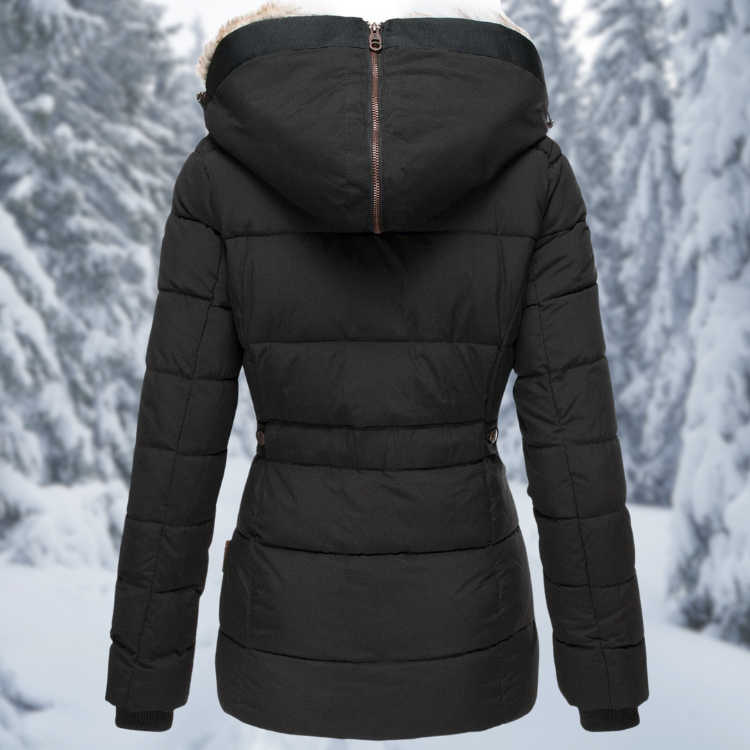 Taillierte Damen Steppjacke mit Kapuze, optimale Passform. Elegante Winterjacke für Frauen, idealer Wetterschutz.