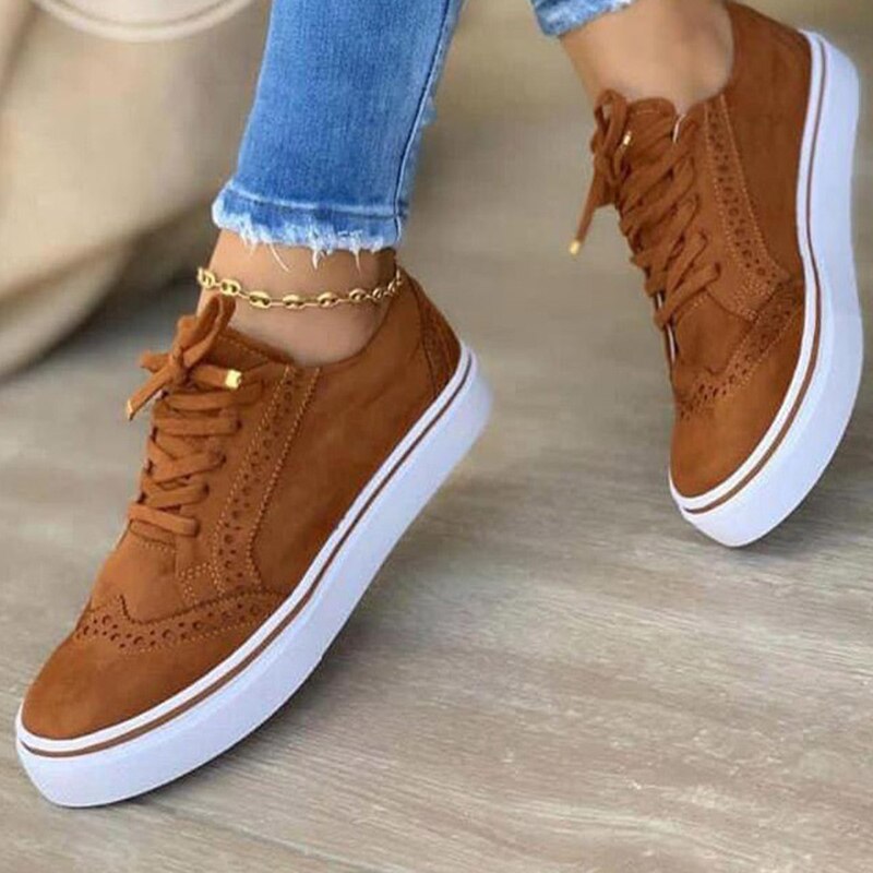 Damen Plateau Sneaker mit hohem Tragekomfort; modische Damenschuhe für trendbewusste Looks in jeder Saison.