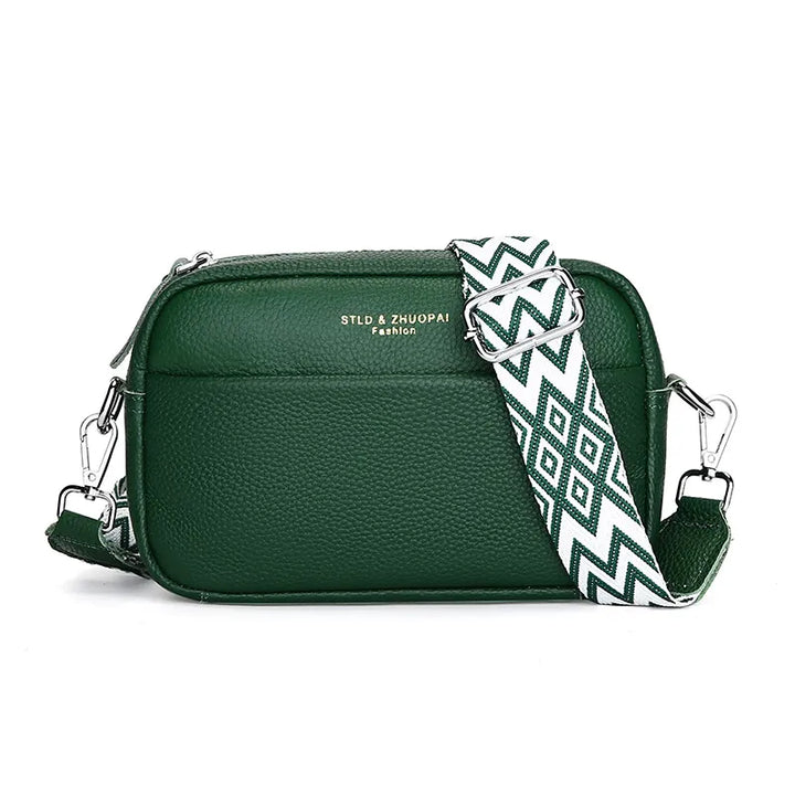 Detailansicht der hochwertigen Damen Umhängetasche, kompakte Crossbody Bag mit Reißverschluss.