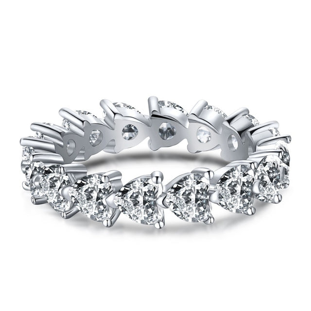 Eleganter Damen Herzring aus Silber mit funkelndem Saphir Edelstein; perfekter Liebesbeweis.