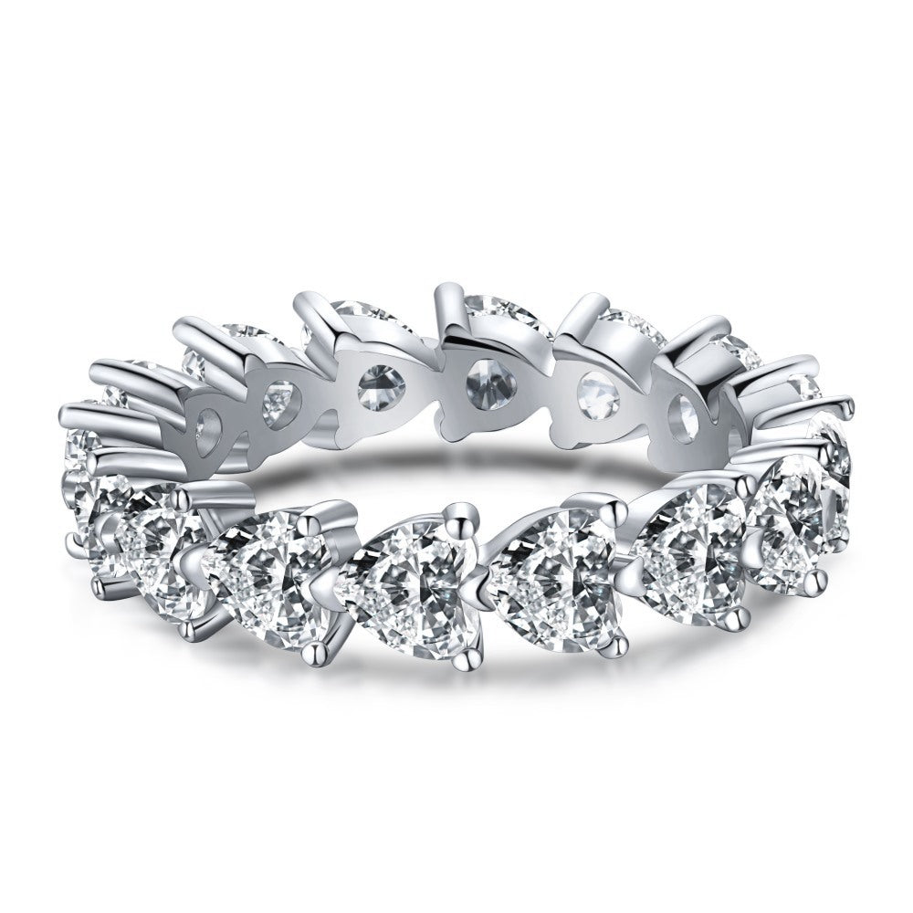 Blauer Saphir Edelstein im eleganten Damen Herzring, ein zeitloses Schmuckstück aus Silber.