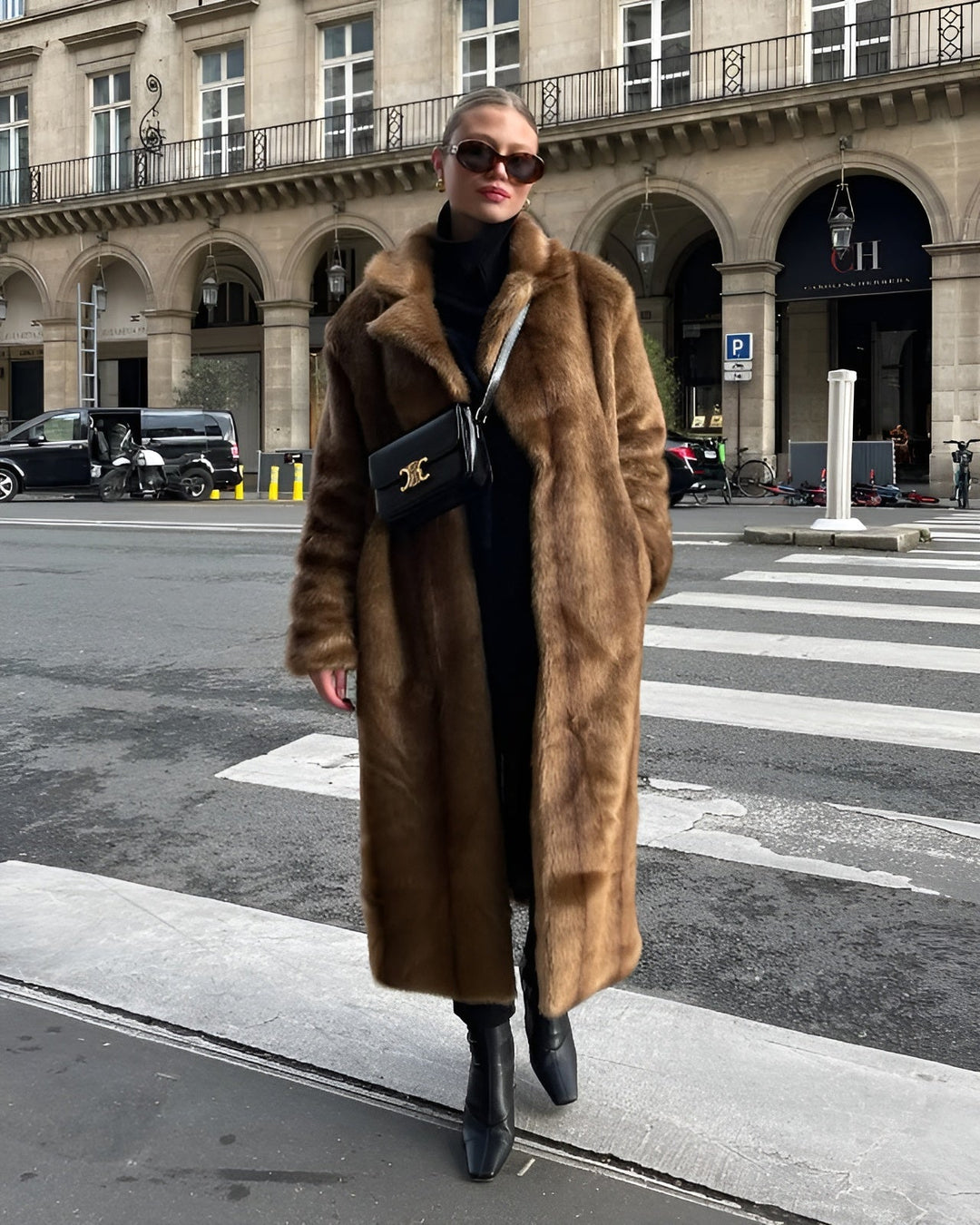 Stilvoller Damen-Langmantel, luxuriöse Jacke für höchste Eleganz und Komfort im Winter.