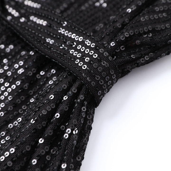 Glamouröses Glitzerkleid für besondere Anlässe, elegantes Damen Partykleid in Schwarz, modisch.
