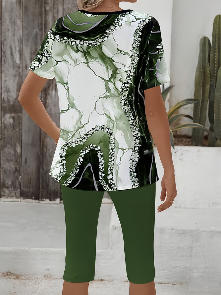 Bequemes Damen Sommer Zweiteiler aus Stretch-Stoff: T-Shirt & Capri-Leggings für hohen Tragekomfort.