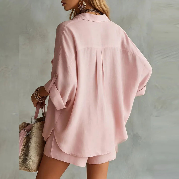 Luftiges Damen Sommerset mit Bluse & Shorts. Ideal für Urlaub, Strand oder entspannte Sommertage.