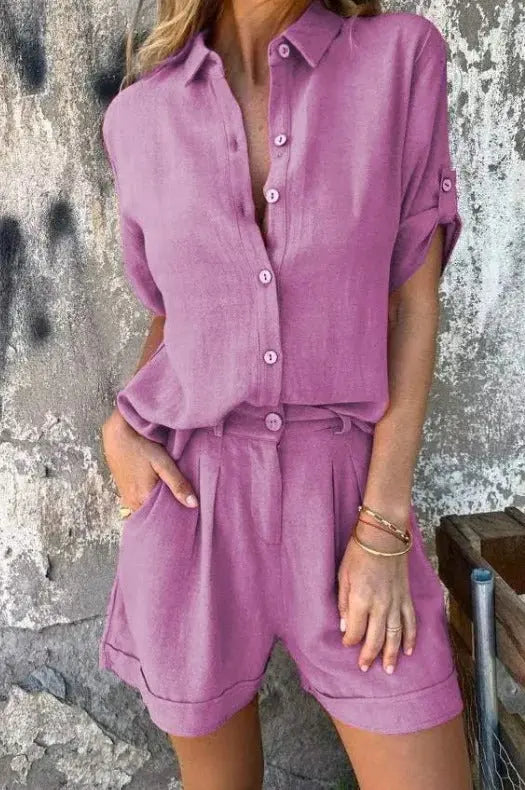 Trendiges Damen Freizeit Set: Modernes Hemd & Shorts für einen eleganten Sommer-Look, ideal für Urlaub.