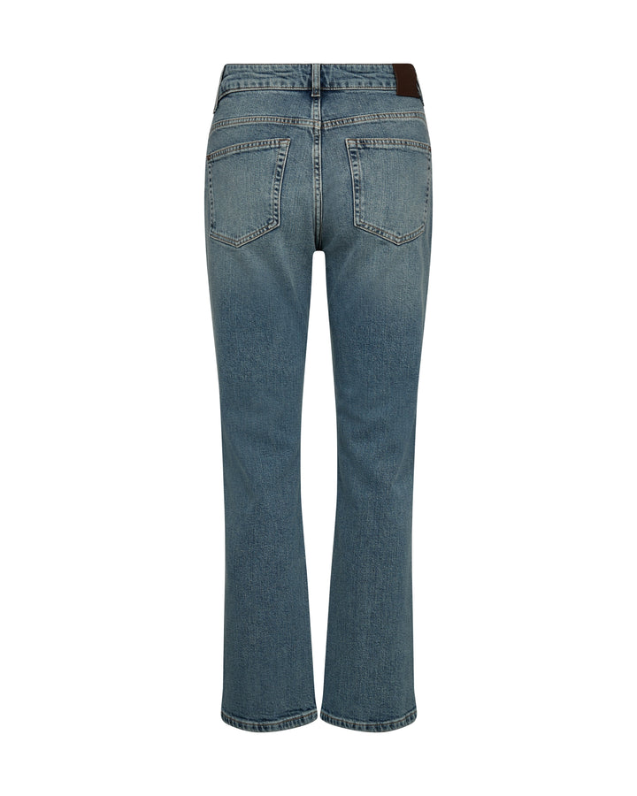 Bequeme Damen Boyfriend Jeans in Denim mit modernem Used Look und praktischen 5-Pockets, lässig für Streetwear.