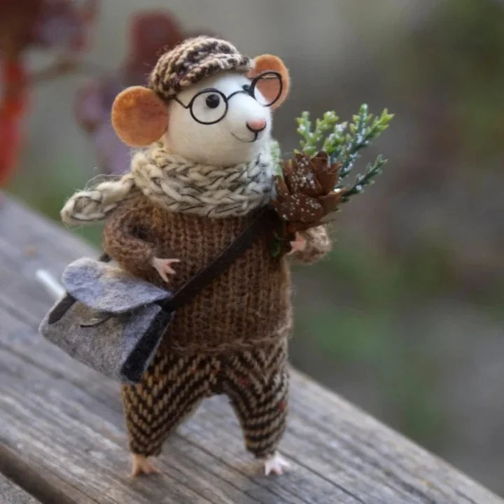 Einzigartige Filzmaus, handgemacht, als tierische Dekoration für Halloween, Weihnachten oder ganzjährig.