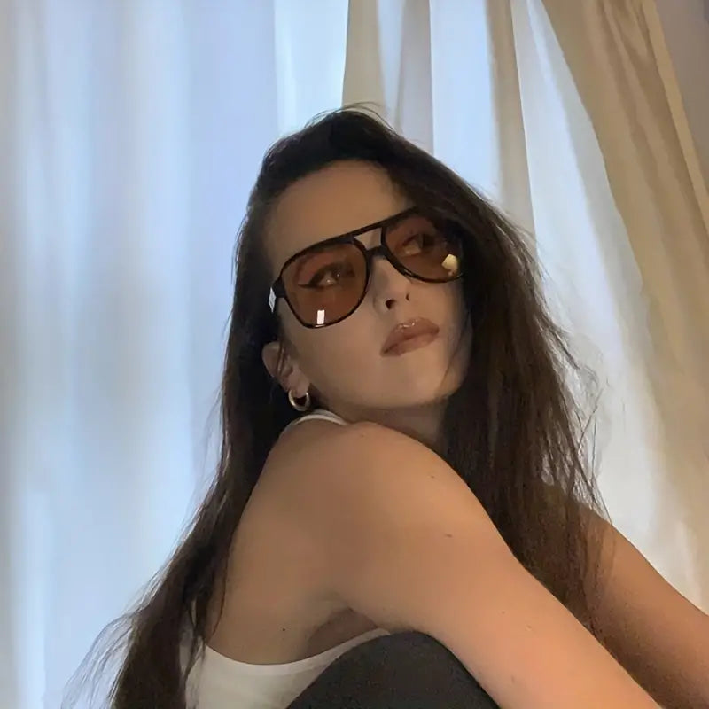 Sommerliche Unisex Sonnenbrille: Retro-Design, großer Rahmen, voller UV-Schutz, Mode-Statement.
