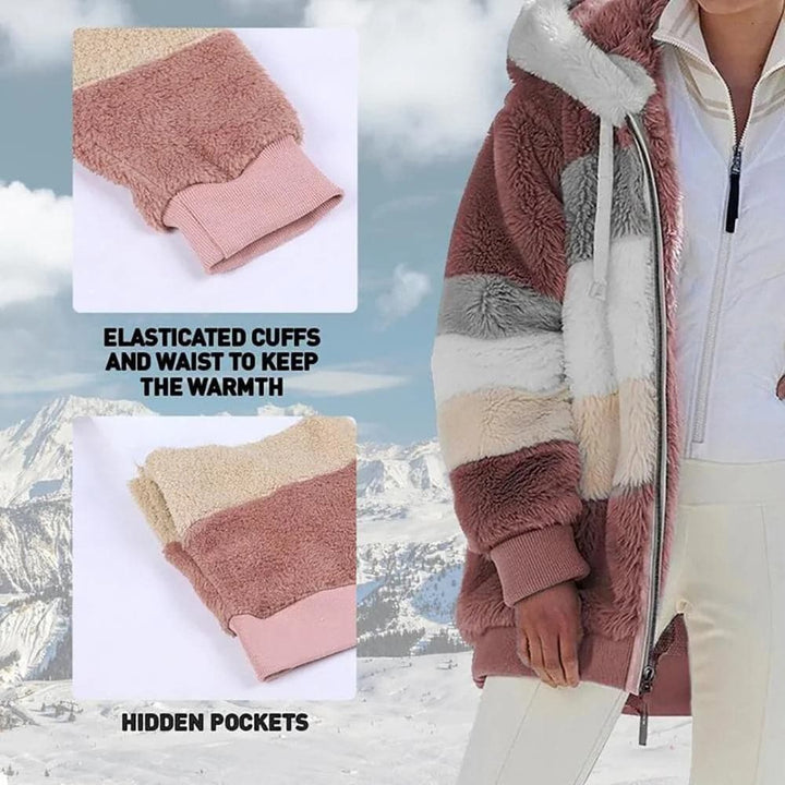 Kapuze der Damen Winterjacke mit Kontrastdetails, warm & schützt vor Kälte im Winter.
