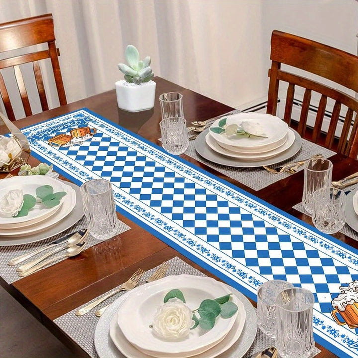 Blau-weißer Rautenmuster Tafelläufer als bayerische Tischdekoration. Perfekt für Oktoberfest und Partys.
