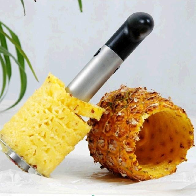 Ananasschneider aus Edelstahl, der perfekte Scheiben und Ringe aus Ananas ohne Kern zaubert, Obstwerkzeug.