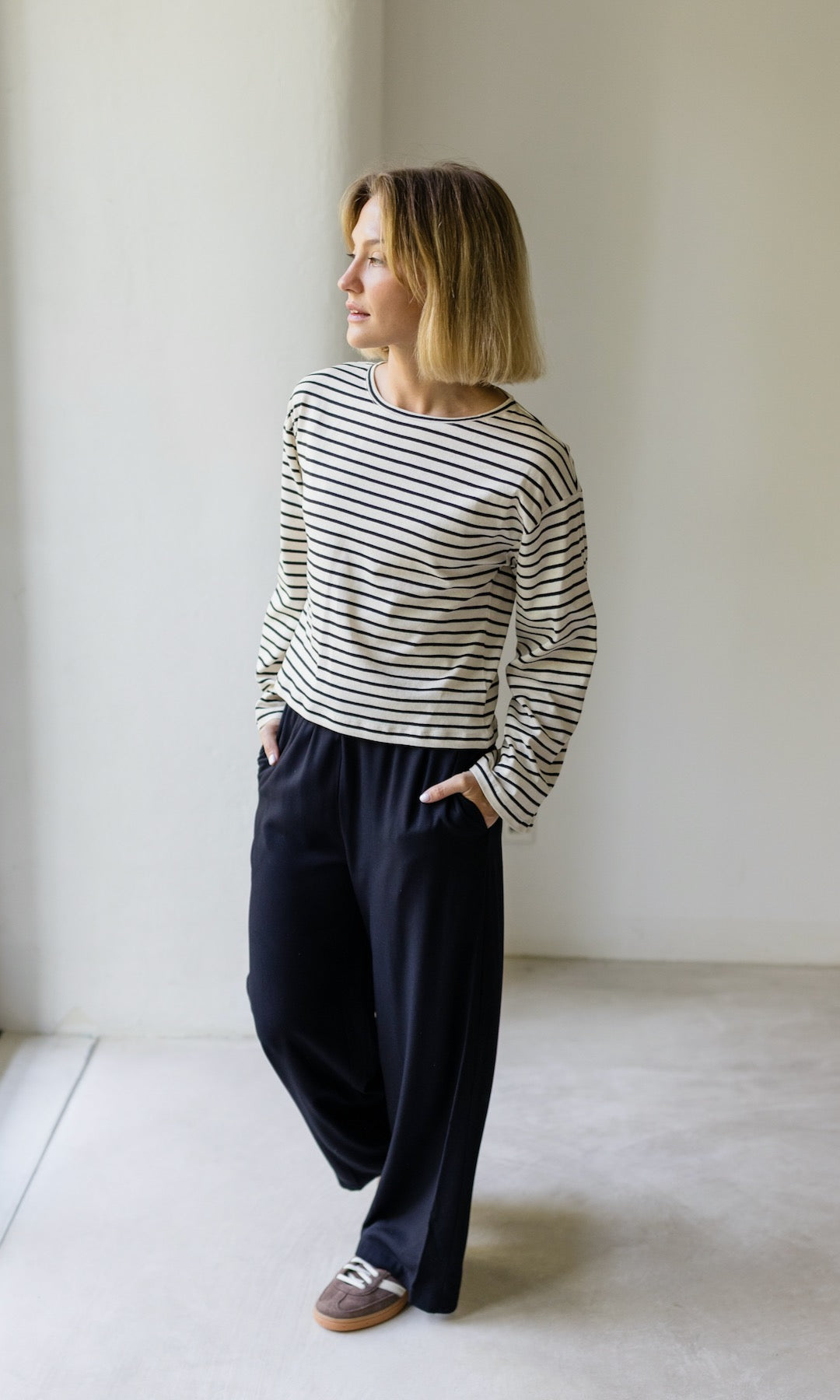 Damen High Waist Culotte, bequeme und elegante weite Hose. Ideal als Sommerhose für Freizeit und feminine Looks.