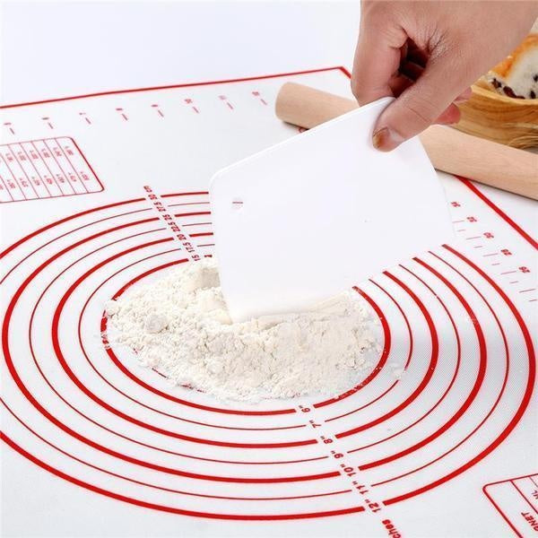 Pflegeleichte Antihaft-Silikon-Backmatte mit Skala, spülmaschinenfest für Kuchen, Pizza und Gebäck.