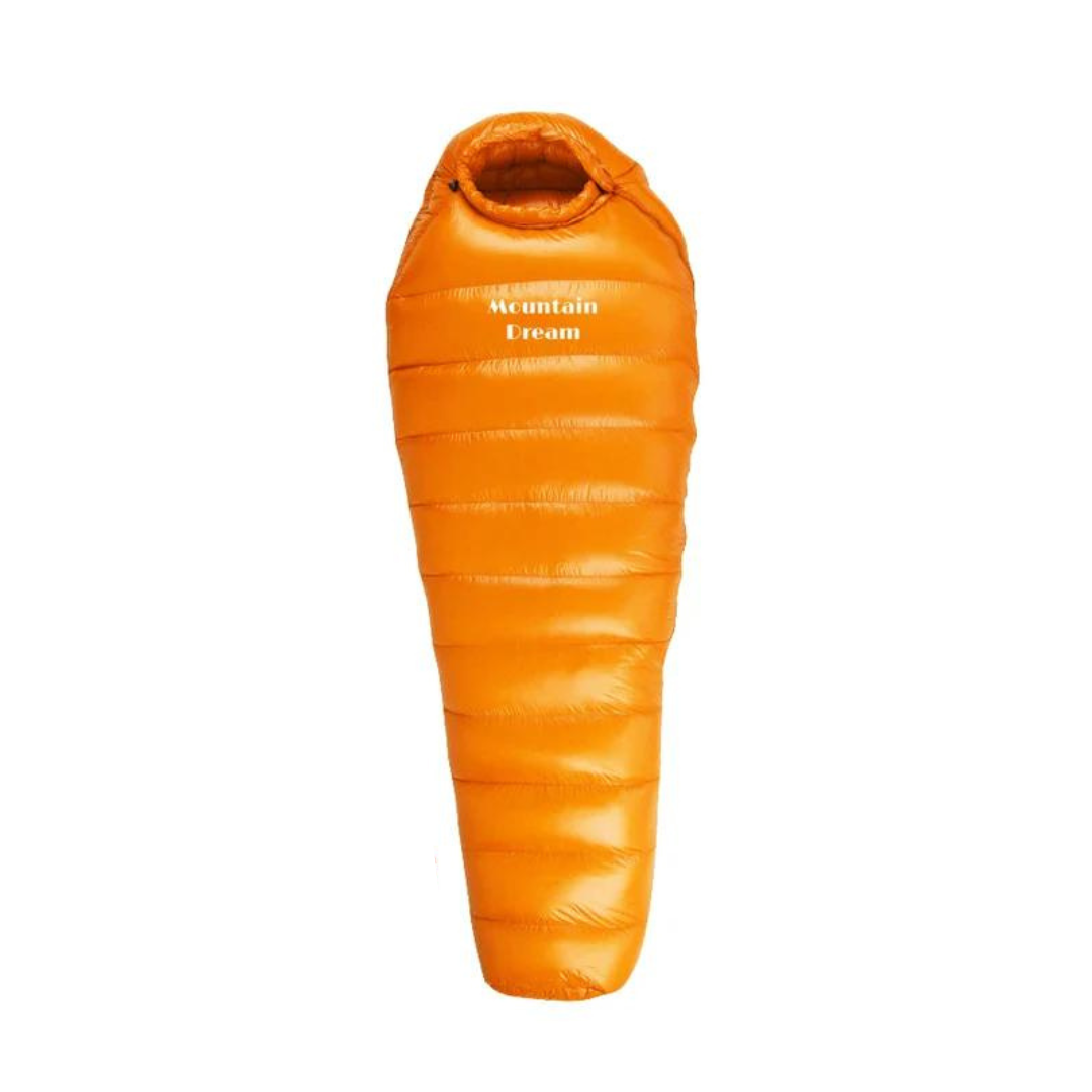 Der ArcticNest Winterschlafsack von oben, zeigt isolierende Daunen für maximalen Kälteschutz beim Camping.
