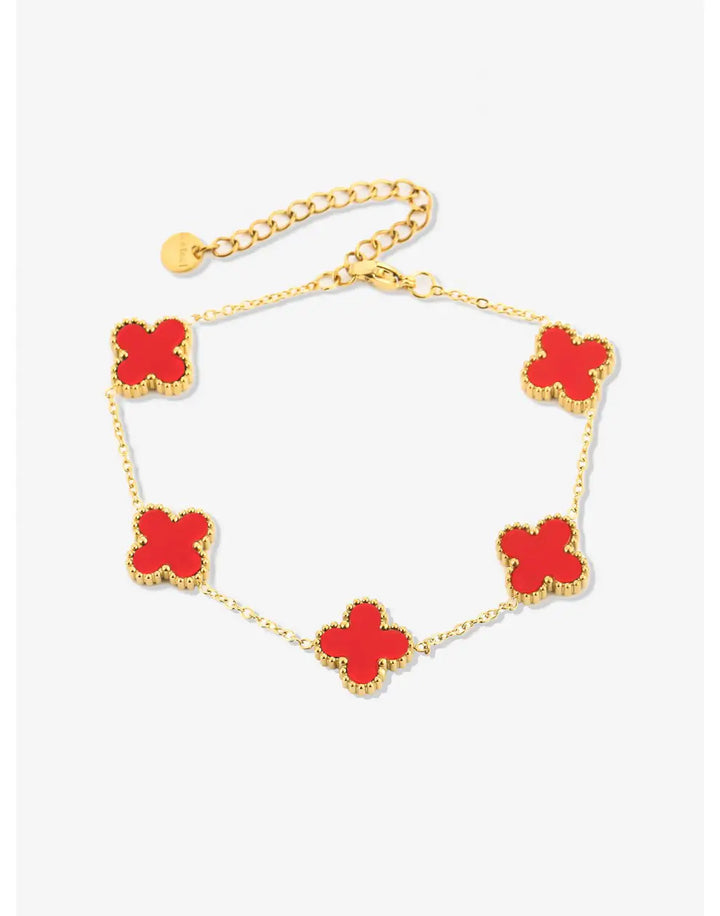 Edelstahl-Damenarmband mit rotem fünfblättrigem Kleeblatt und Perle. Zeitloser Glücksbringer-Schmuck.