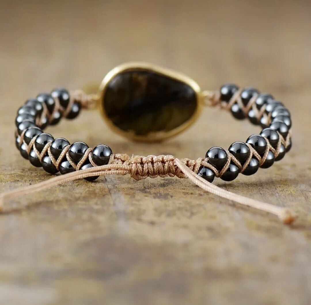 Modernes Unisex Naturstein Armband. Geflochtenes Manschettenarmband mit Onyx & Hämatit, eleganter Schmuck für Handgelenk.