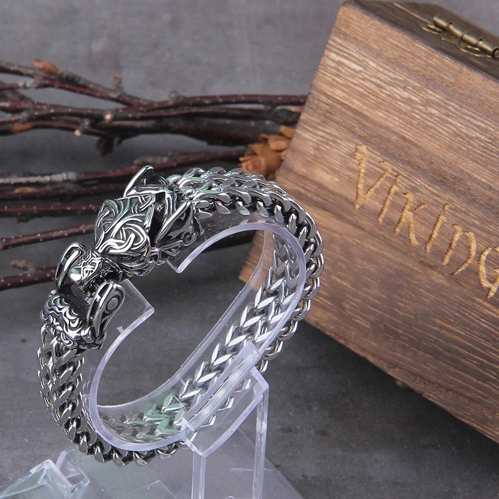 Maskulines Wikinger Herrenarmband, silberfarbenes Design, perfekter Schmuck und Accessoire für Männer.