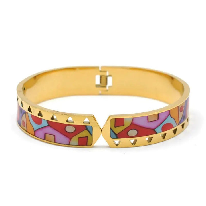 Eleganter Damen Geode Armreif in Gold, vielseitiger Edelstahlschmuck für Business oder Abend.