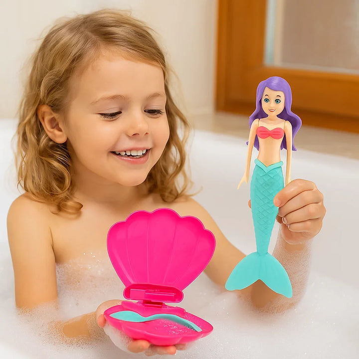 Mehrere bunte Meerjungfrauen-Puppen: Eine Sammlung von Wasserspielzeug bringt Farbe und Magie ins Kinderbad.