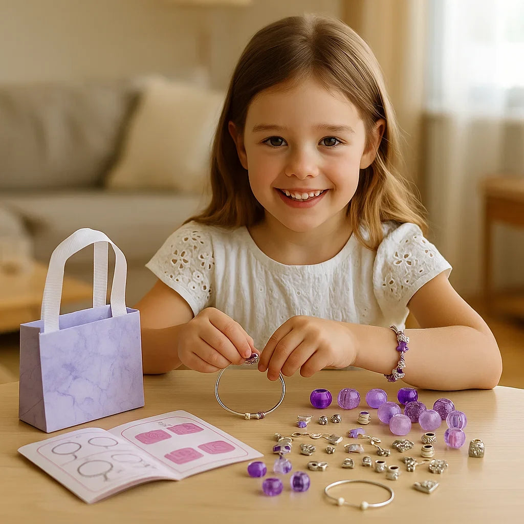 Fertige bunte Kinderhalskette & Armband, kreiert mit dem Schmuck Bastelset für Kinder.