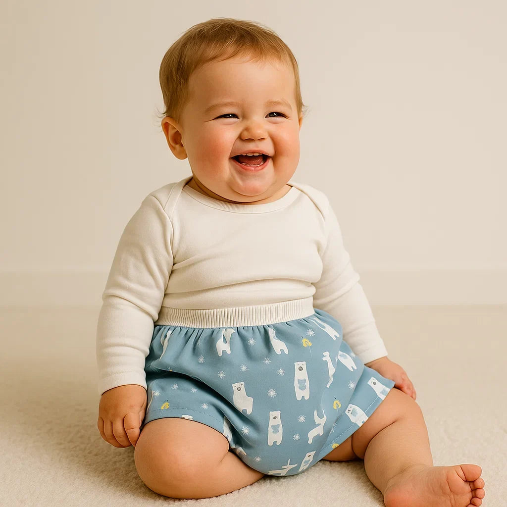 Modische Babyhose: Wasserdichte Trainingshose in neutraler Farbe, ideal für Jungen & Mädchen.