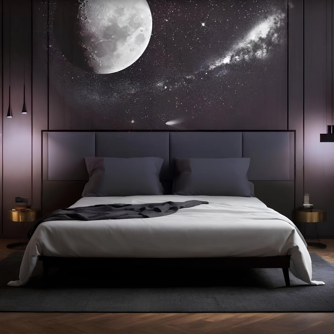Dekorative AstroGlow Projektorlampe schafft beruhigende Galaxie- & Sternenlicht-Atmosphäre für Ihr Zuhause.