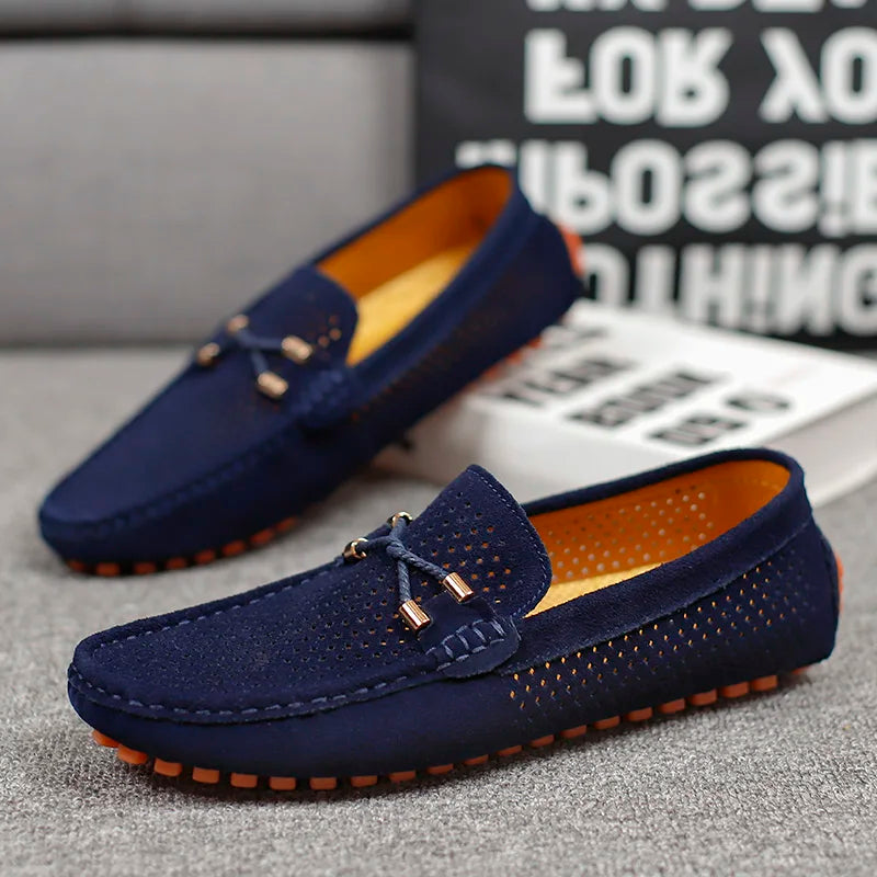 Ansicht von oben auf die modernen, atmungsaktiven Herren Freizeitschuhe, perfekt für jeden Anlass.