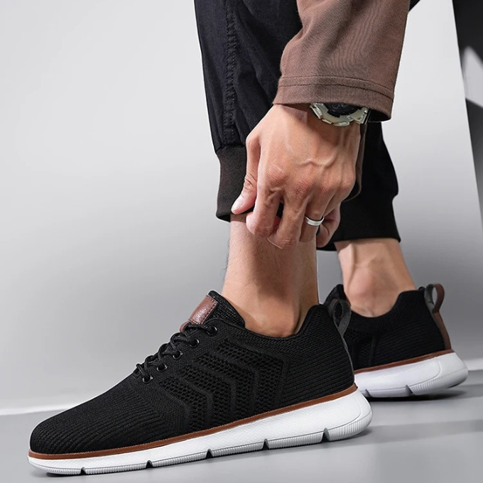 Bequeme Herren Sportschuhe mit Schnürung und komfortabler Passform für aktive Tage. Atmungsaktive Sneaker.
