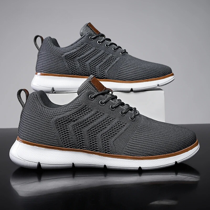 Rutschfeste Sohle der Herren Freizeitschuhe mit Dämpfung für optimalen Halt und Komfort. Atmungsaktive Sneaker.