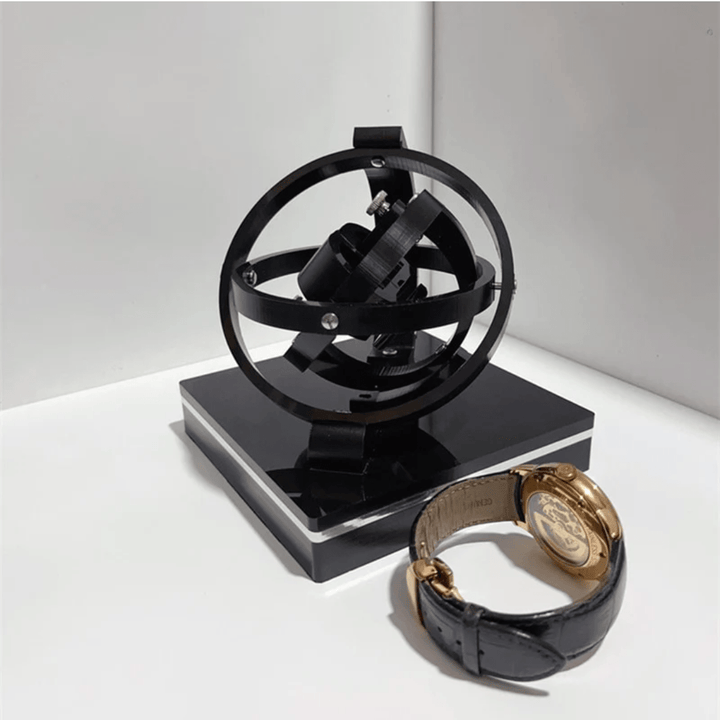 Elegante Uhrenbox und Uhrenbeweger in einem, optimaler Schutz und präzise Bewegung für Ihre Luxusuhren.