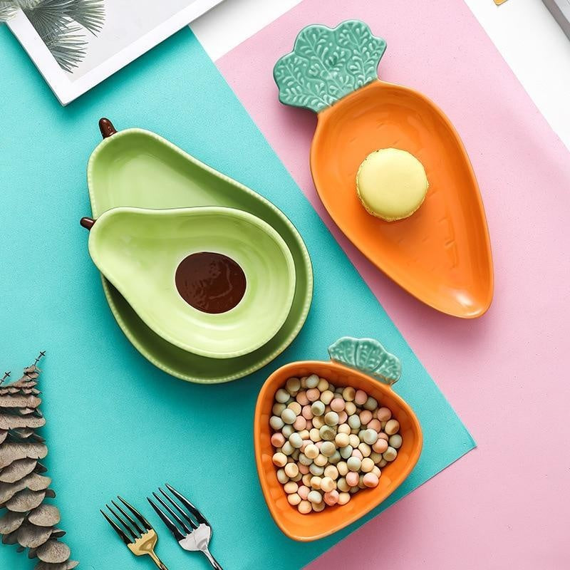 Fröhliche Avocado Keramik Schüssel, grün, ideal für Salate, Dips oder Obst, einzigartiges Essgeschirr.