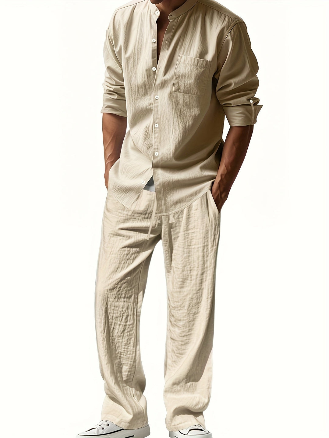 Komfortables Herren Urlaub Set: Stylisches Stehkragen Hemd & weite Hose für entspannte Tage.
